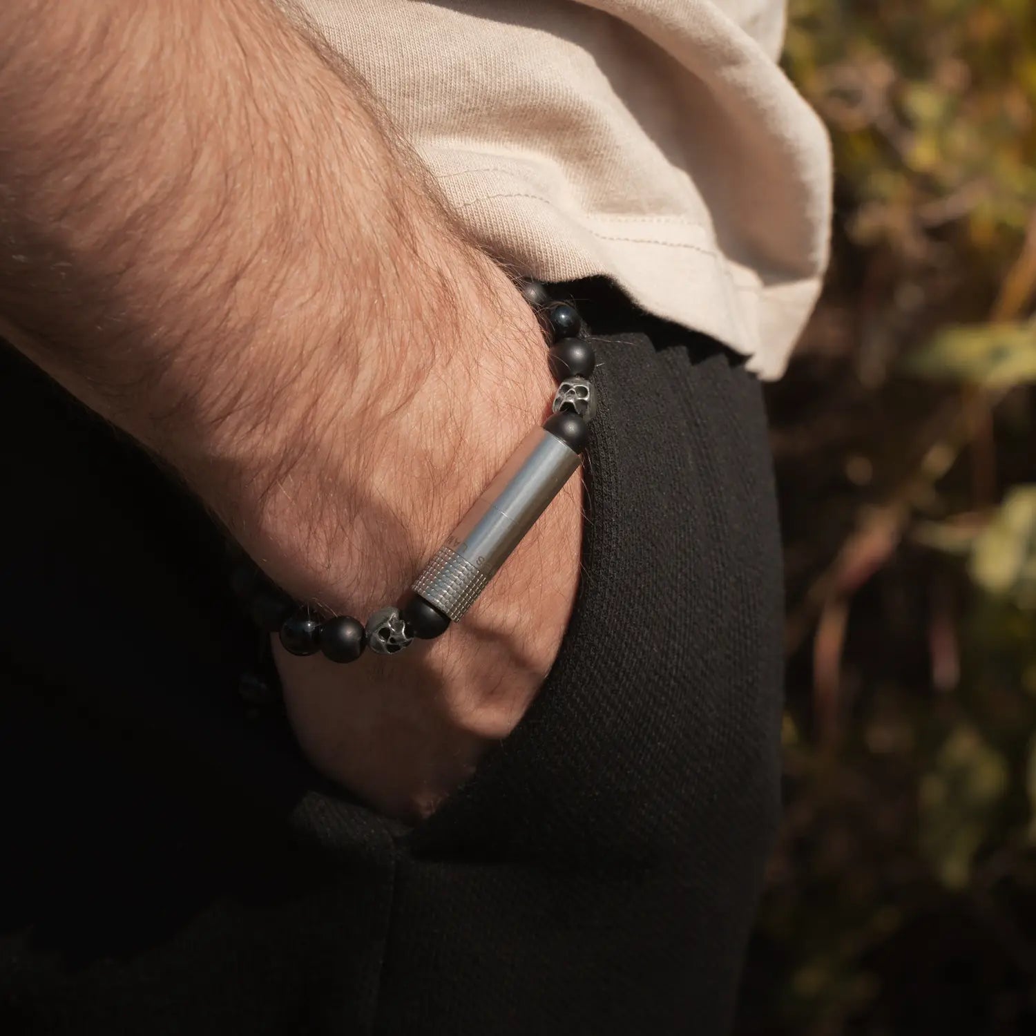 les-fines-lames-punch-bracelet-oscuro-matte-skull-i-bohrer image 5