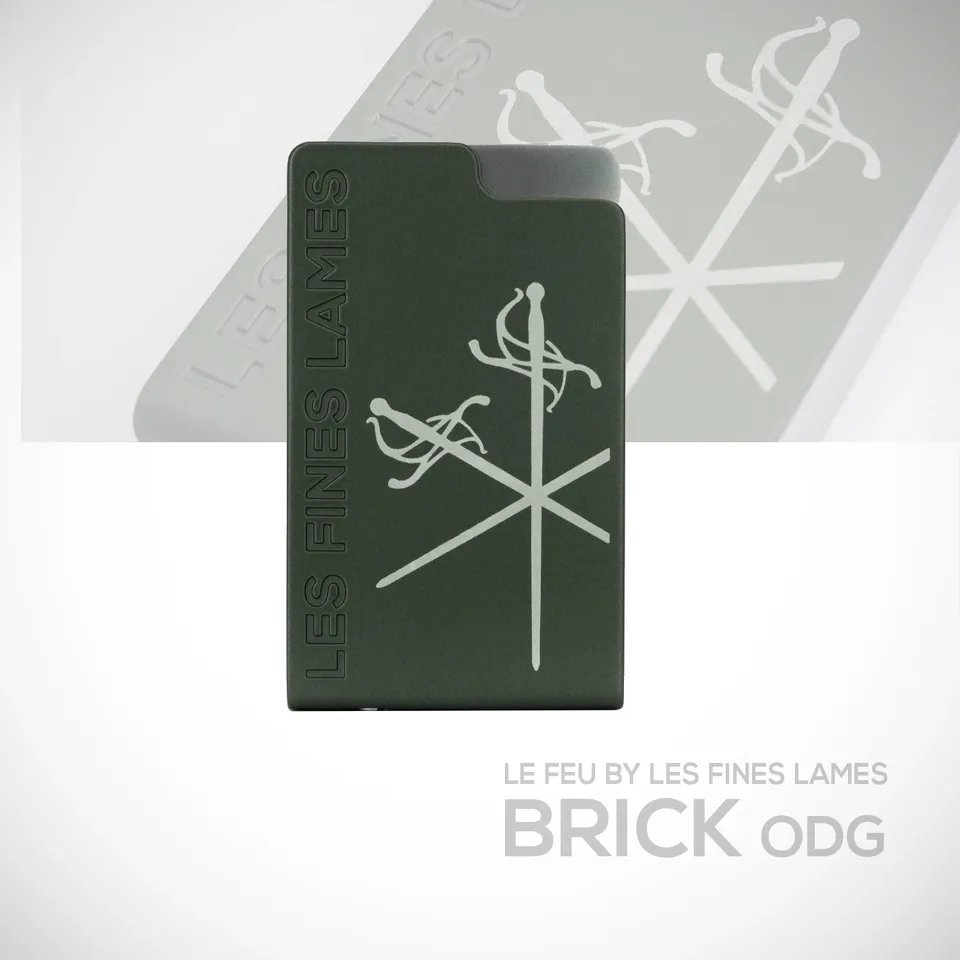 les-fines-lames-le-feu-brick-feuerzeug-od-green-jetflamme image 1