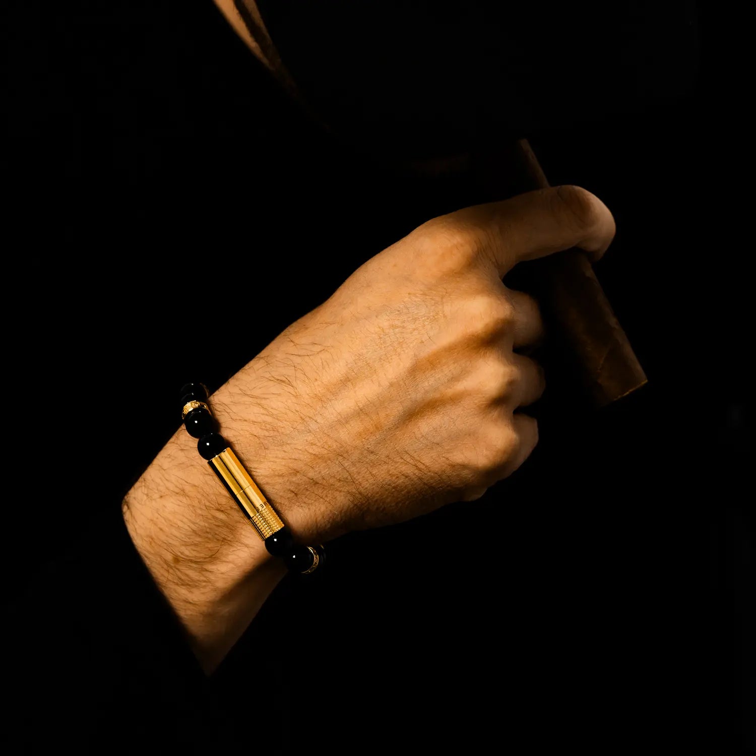 les-fines-lames-punch-bracelet-oscuro-gold-ring-punch-armband-verstellbar image 4