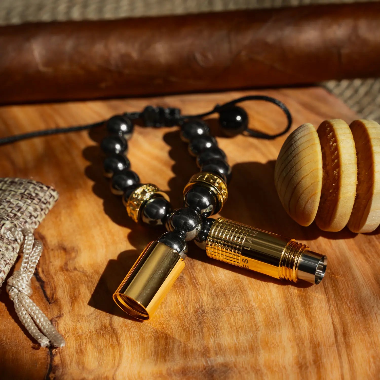 les-fines-lames-punch-bracelet-mercurio-gold-zigarrenschneider-verstellbar image 5