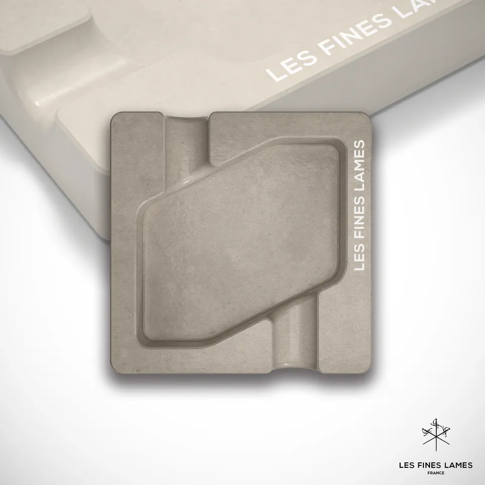 les-fines-lames-dyad-zigarrenascher-coyote-tan-beton image 1