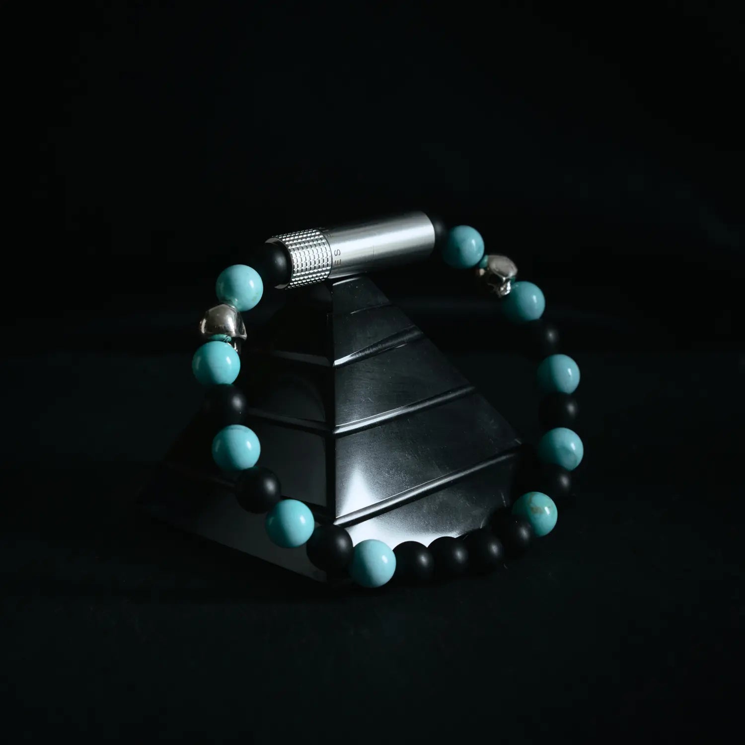 les-fines-lames-punch-bracelet-turquoise-skull-punch-armband-elastisch image 5
