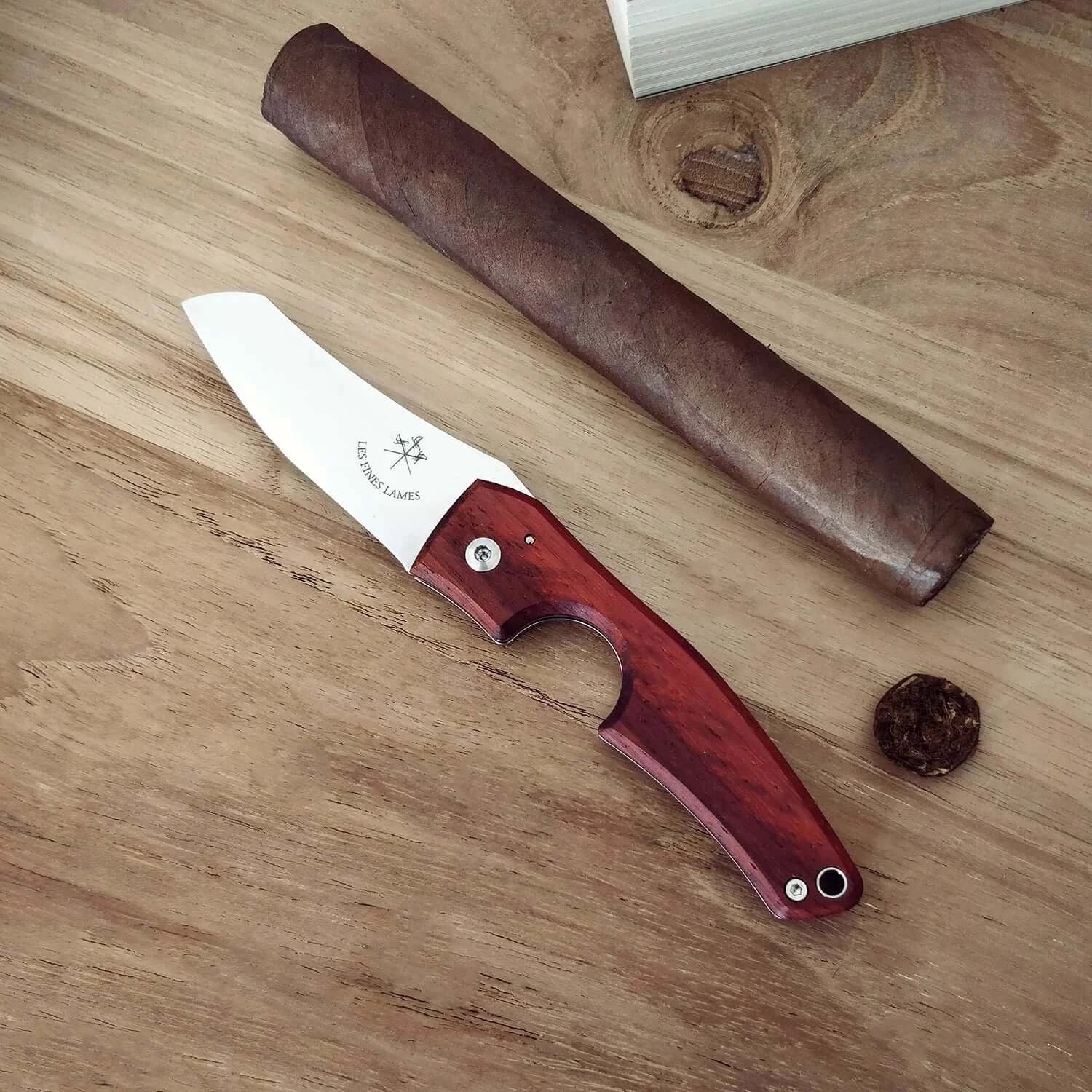 les-fines-lames-le-petit-zigarrenmesser-padauk-holzgriff-klinge image 5